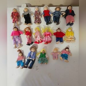 Poseable Wooden Doll Figures for Dollhouse (2-4 inches)